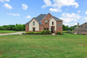 107 Whispering Winds Dr, Gunter, TX 75058 - Photo 2