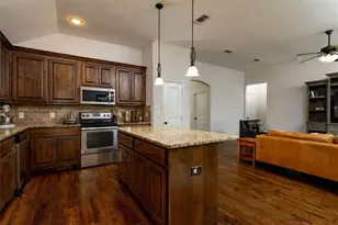 10517 N Haven Dr, Benbrook, TX 76126 - Photo 14