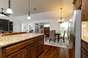 10517 N Haven Dr, Benbrook, TX 76126 - Photo 16