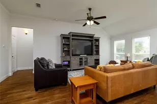 10517 N Haven Dr, Benbrook, TX 76126 - Photo 6