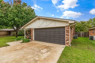2021 Memphis Dr, Bedford, TX 76022 - Photo 6