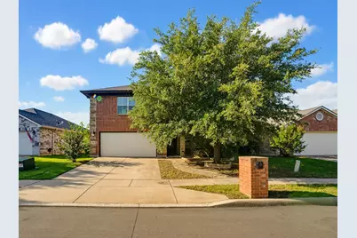 345 Chalkstone Drive, Fort Worth, TX 76131 - Photo 2