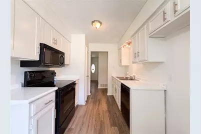 6304 Big Springs Drive, Arlington, TX 76001 - Photo 2