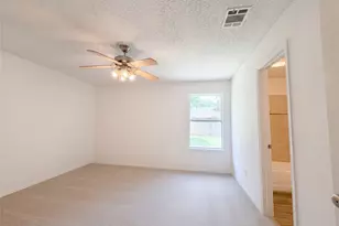 6304 Big Springs Dr, Arlington, TX 76001 - Photo 18