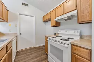 1803 Scottsdale Dr, Arlington, TX 76018 - Photo 10
