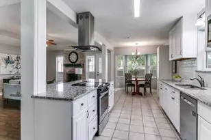 1605 Bedford Oaks Dr, Bedford, TX 76021 - Photo 12