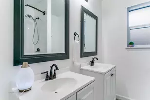 1605 Bedford Oaks Dr, Bedford, TX 76021 - Photo 18