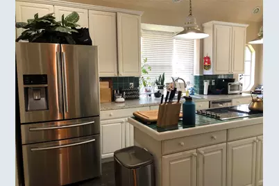 2685 Hillside Drive, Highland Village, TX 75077 - Photo 6