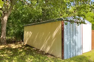 1111 S Taylor St, Gainesville, TX 76240 - Photo 8