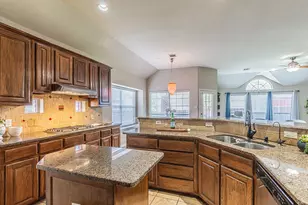 1426 Ranch Hill Dr, Irving, TX 75063 - Photo 26