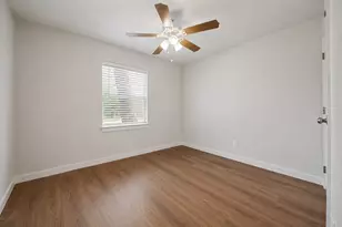 1025 Kingston Dr, Lewisville, TX 75067 - Photo 16