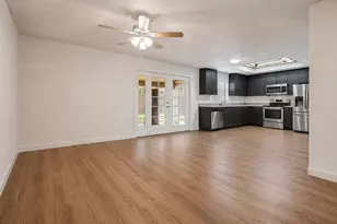 1025 Kingston Dr, Lewisville, TX 75067 - Photo 8