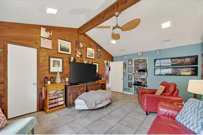 10015 Chimney Hill Lane, Dallas, TX 75243 - Photo 16