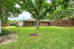 106 Waits Cir, Garland, TX 75043 - Photo 26