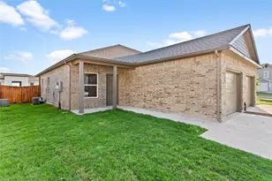 2724 Ginger Ct, Sherman, TX 75092 - Photo 2