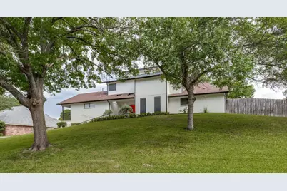 7412 Lochwood Court, Fort Worth, TX 76179 - Photo 2