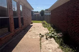6202 Tidewater Dr, Arlington, TX 76018 - Photo 10