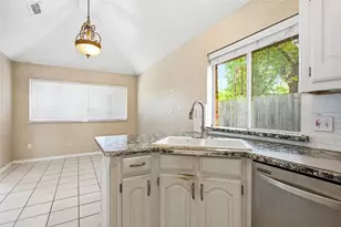 3812 Gentle Springs Dr, Arlington, TX 76001 - Photo 10