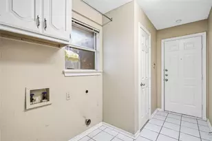 3812 Gentle Springs Dr, Arlington, TX 76001 - Photo 12