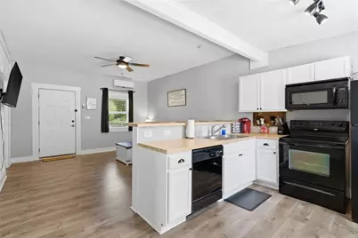 2320 Mistletoe, Waco, TX 76706 - Photo 4