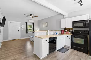 2320 Mistletoe, Waco, TX 76706 - Photo 4