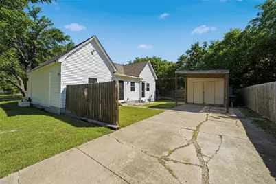 2320 Mistletoe, Waco, TX 76706 - Photo 2