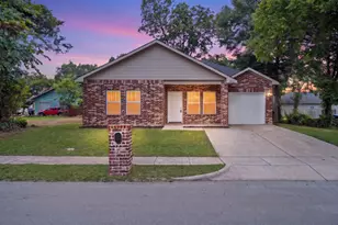 2812 Bourland St, Greenville, TX 75401 - Photo 2