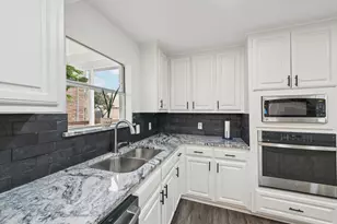 1315 Barclay Dr, Carrollton, TX 75007 - Photo 10