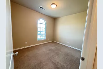 356 Emerald Creek Drive, Fort Worth, TX 76131 - Photo 4
