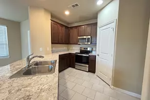 356 Emerald Creek Dr, Fort Worth, TX 76131 - Photo 2