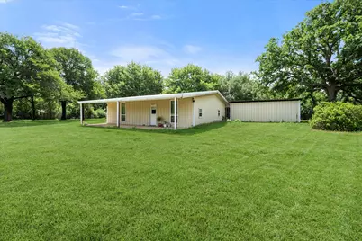 126 Smallwood Court, Springtown, TX 76082 - Photo 6