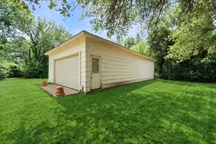 126 Smallwood Ct, Springtown, TX 76082 - Photo 4