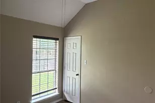 961 Grasswood Ct, Arlington, TX 76017 - Photo 16