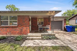 807 Elizabeth Blvd, Granbury, TX 76048 - Photo 2