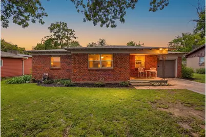 807 Elizabeth Boulevard, Granbury, TX 76048 - Photo 2