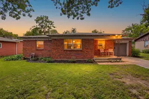 807 Elizabeth Blvd, Granbury, TX 76048 - Photo 2
