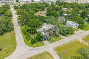 209 Renee Dr, Hudson Oaks, TX 76087 - Photo 24