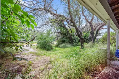 209 Renee Drive, Hudson Oaks, TX 76087 - Photo 10