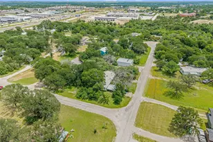 209 Renee Dr, Hudson Oaks, TX 76087 - Photo 26