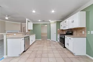 923 N Sky Dr, Houston, TX 77073 - Photo 8