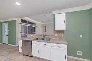 923 N Sky Dr, Houston, TX 77073 - Photo 10