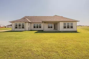 10611 Winter Wheat Ln, Venus, TX 76084 - Photo 2