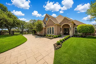 2726 Country Club Road, Pantego, TX 76013 - Photo 1