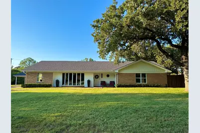1423 Oak Hills Drive, Graham, TX 76450 - Photo 1