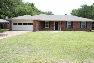 1008 Fairway Ln, Mexia, TX 76667 - Photo 1