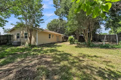 1801 Anderson Street, Irving, TX 75062 - Photo 16