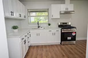 4006 June Dr, Dallas, TX 75211 - Photo 6