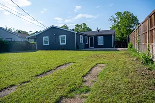4006 June Dr, Dallas, TX 75211 - Photo 4