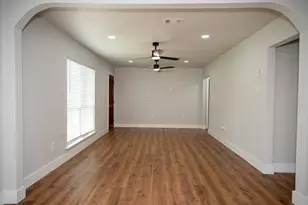 4006 June Dr, Dallas, TX 75211 - Photo 8
