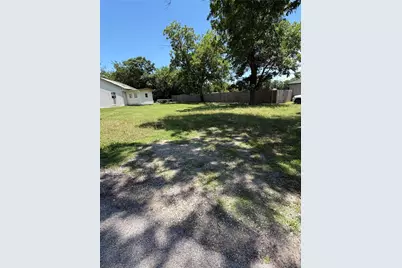 409 E Alamo Street, Terrell, TX 75160 - Photo 2